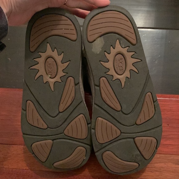 Ugg Grey Suede boot designer - Picture 5 of 10